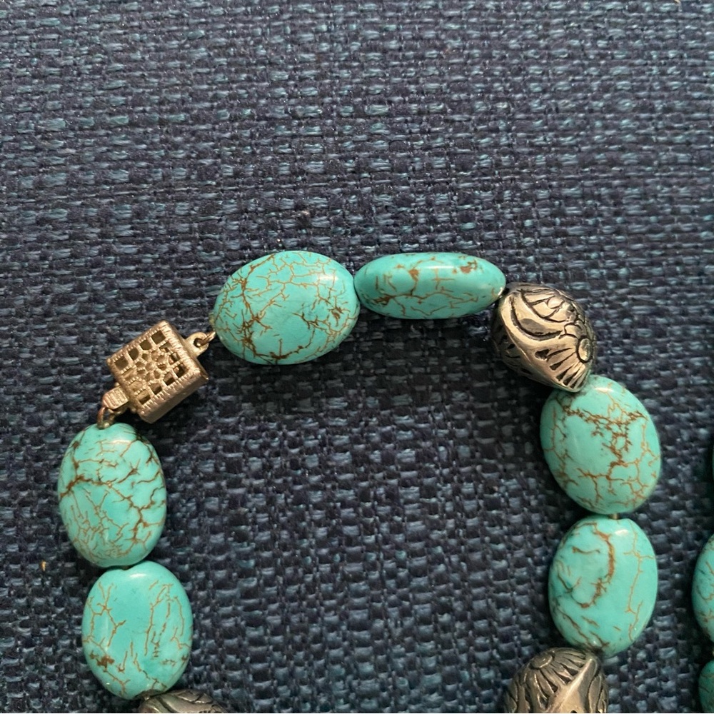 Turquoise necklace and bracelet - Picture 3 of 3